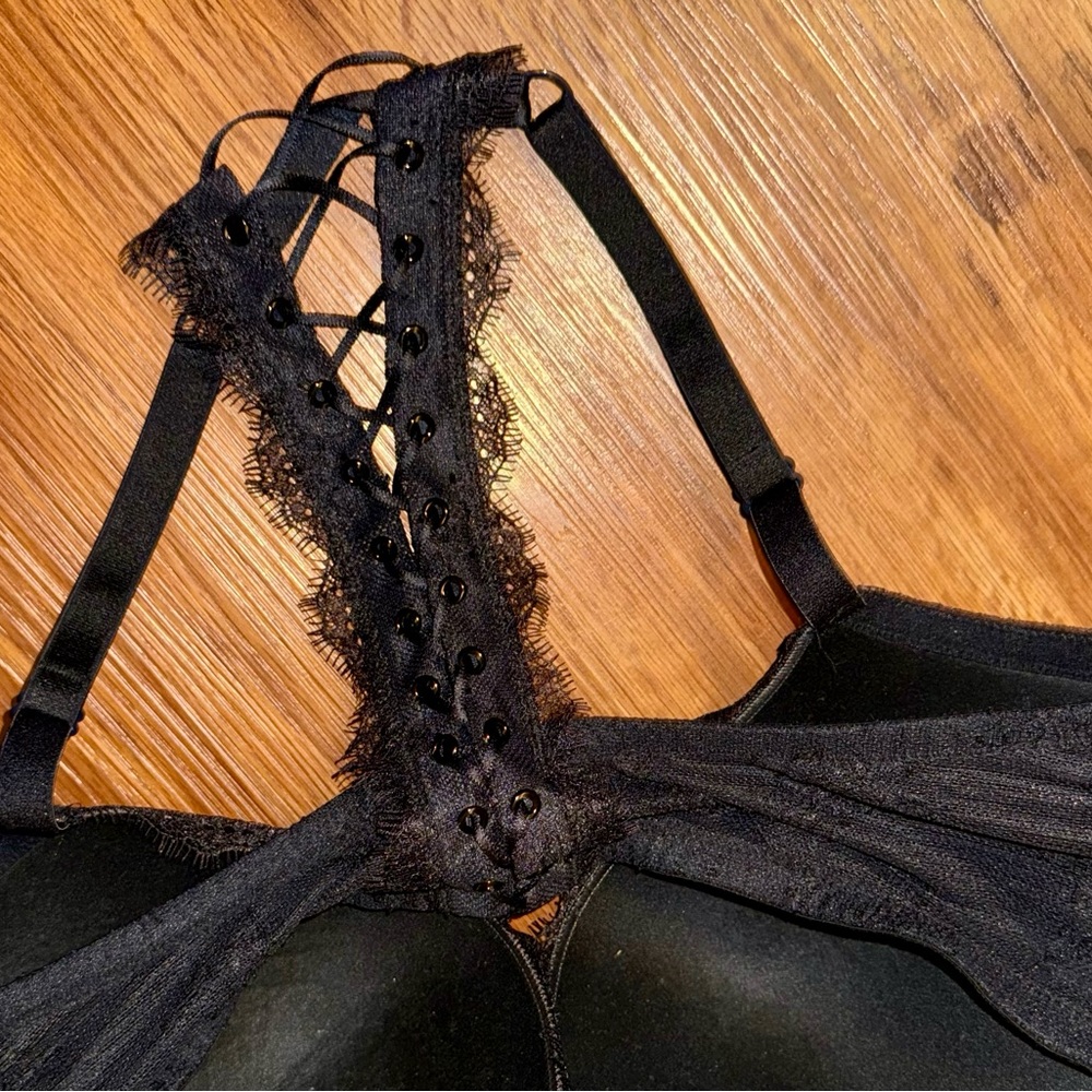 Victoria's Secret Black Lace Bra - Picture 2 of 3